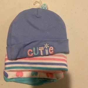 Baby hats and mittens
